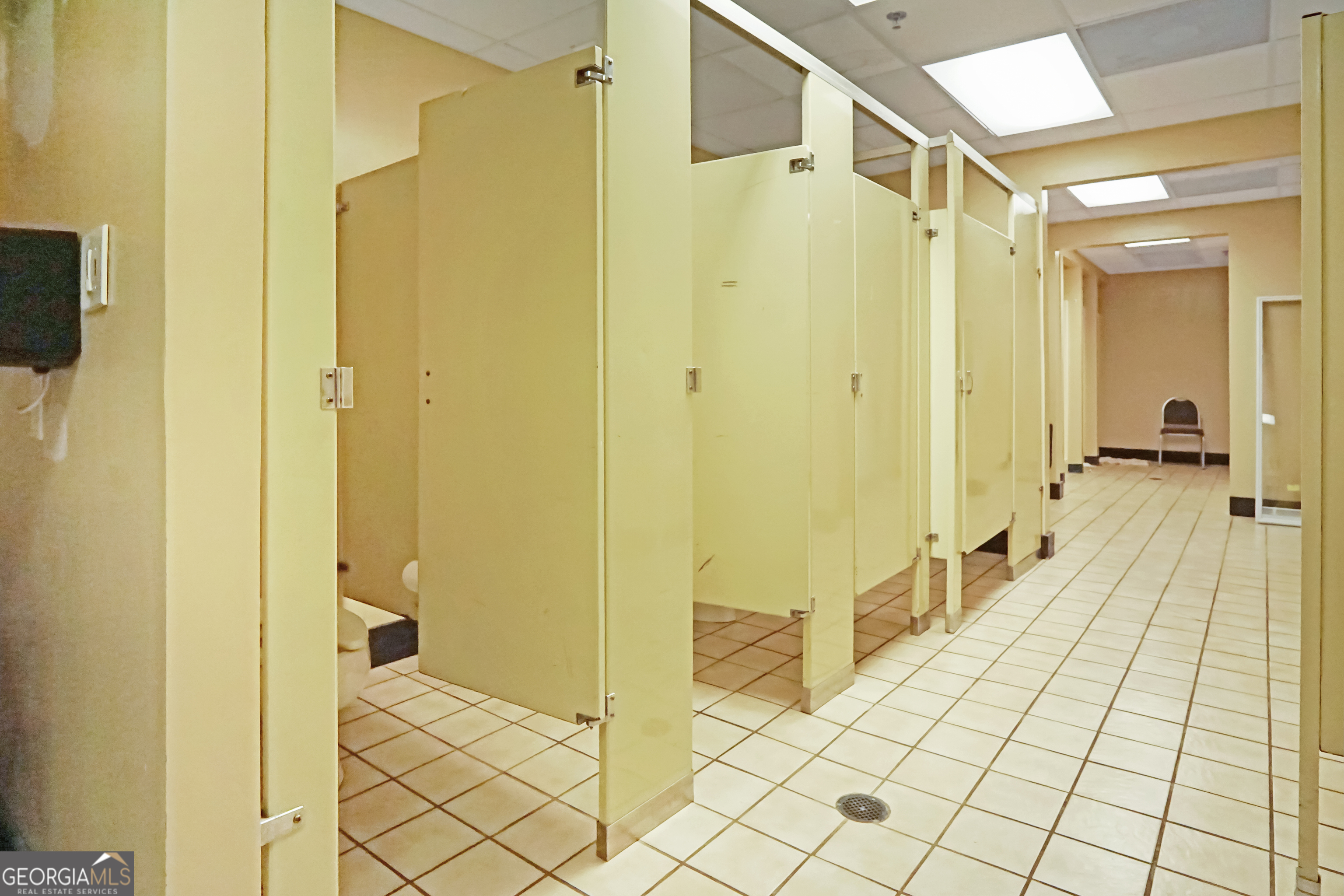 1560 Commercial Court Property Photo 23