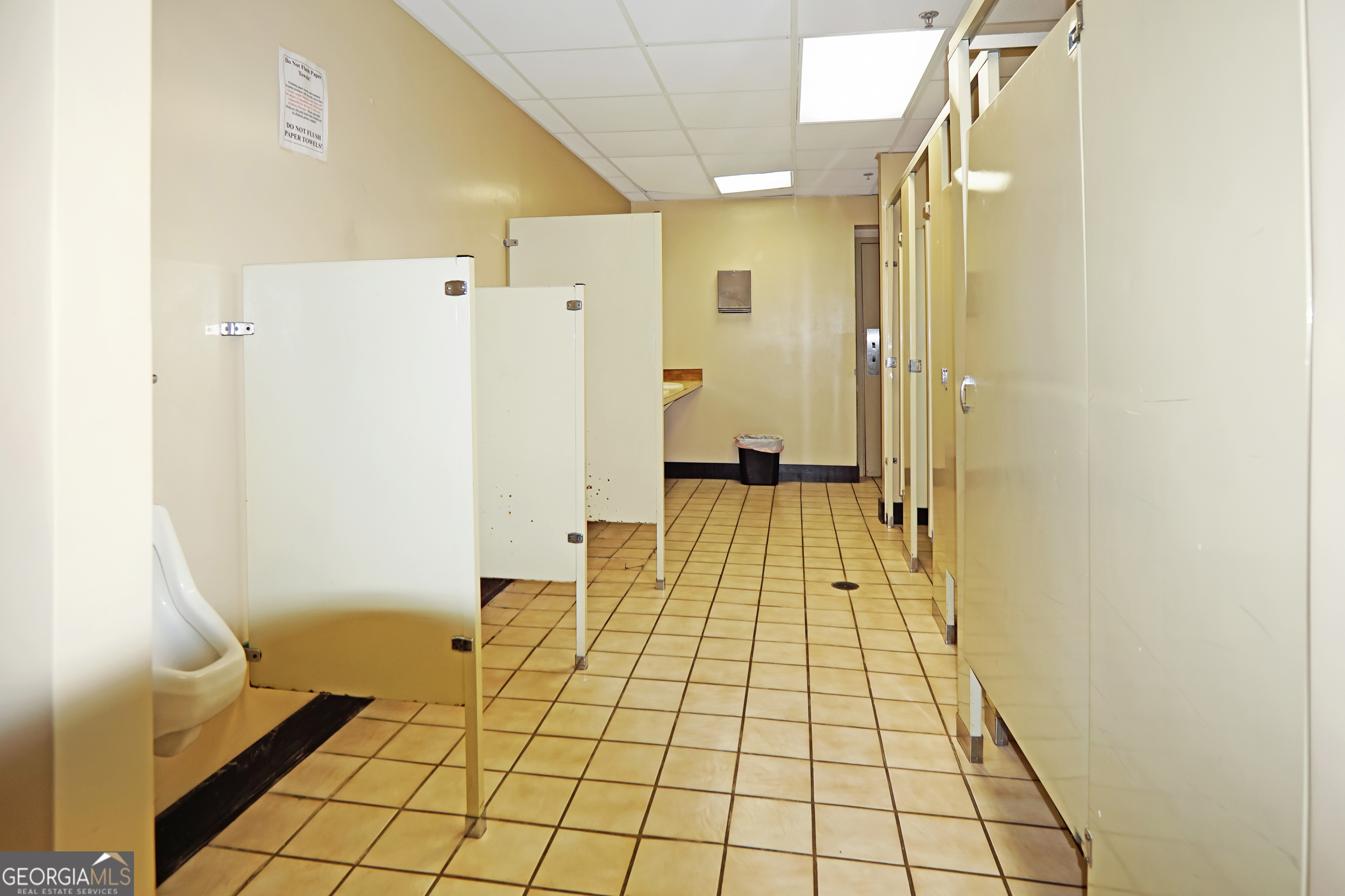 1560 Commercial Court Property Photo 25