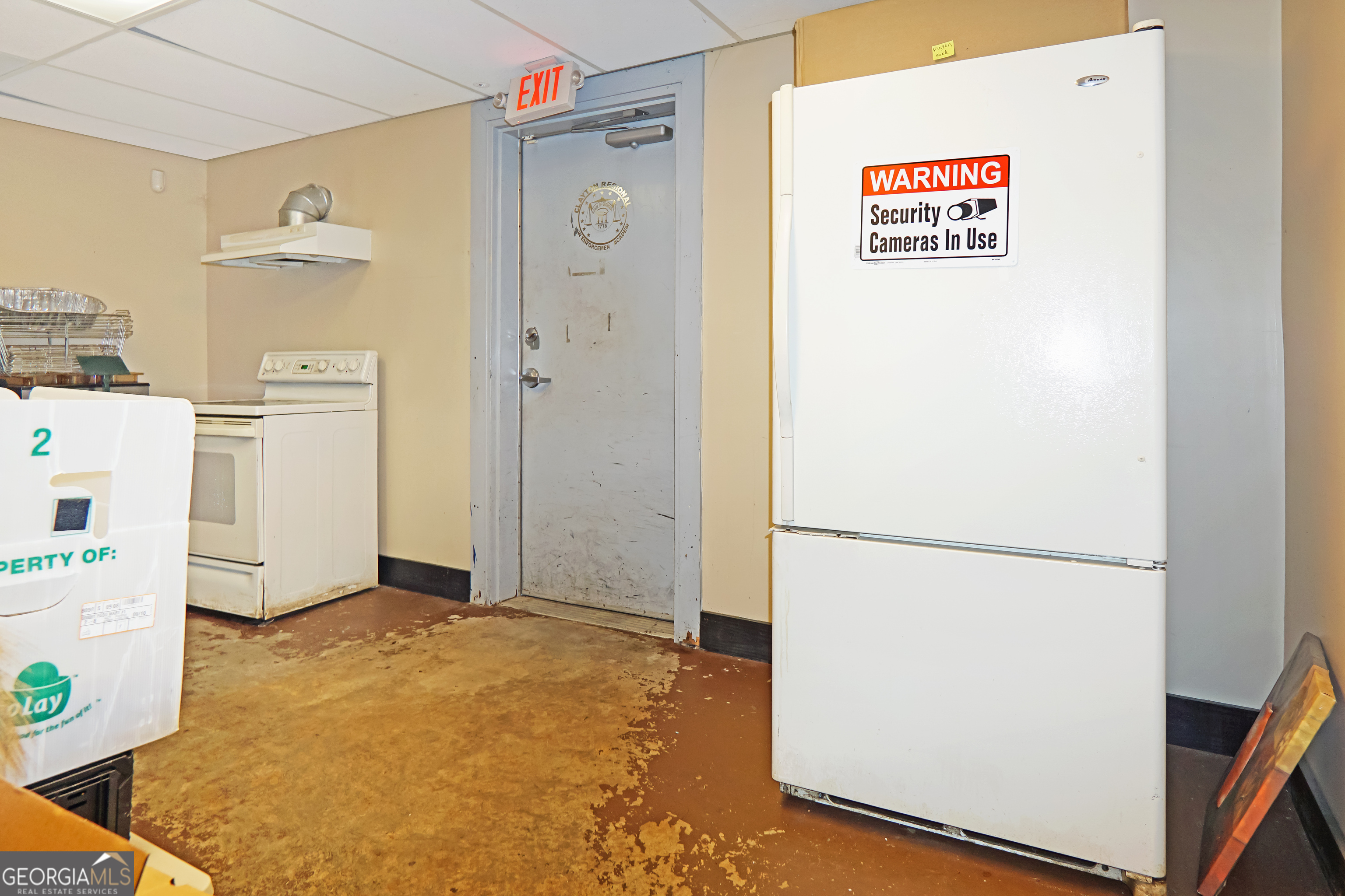 1560 Commercial Court Property Photo 29