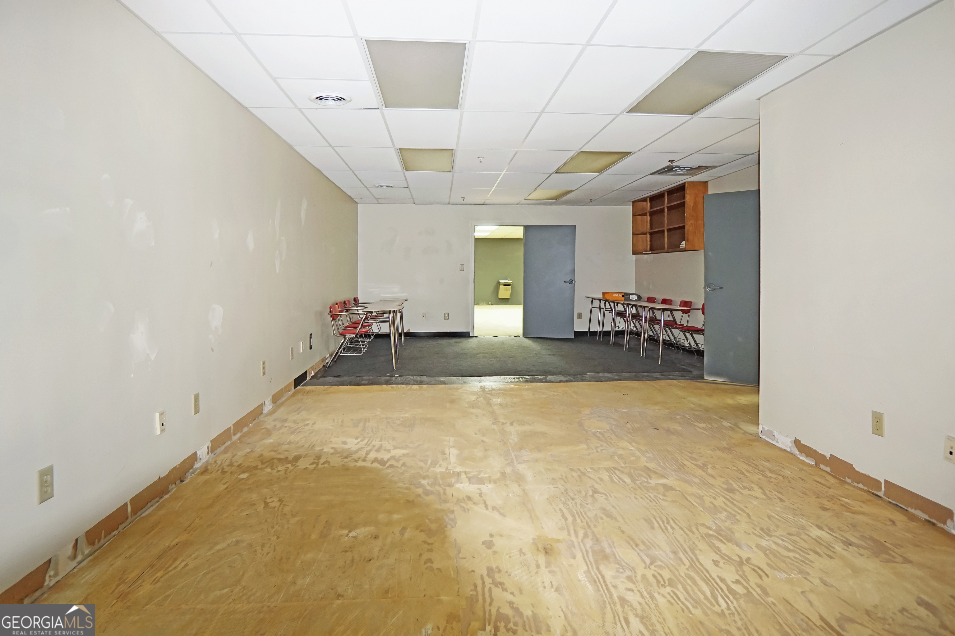 1560 Commercial Court Property Photo 31