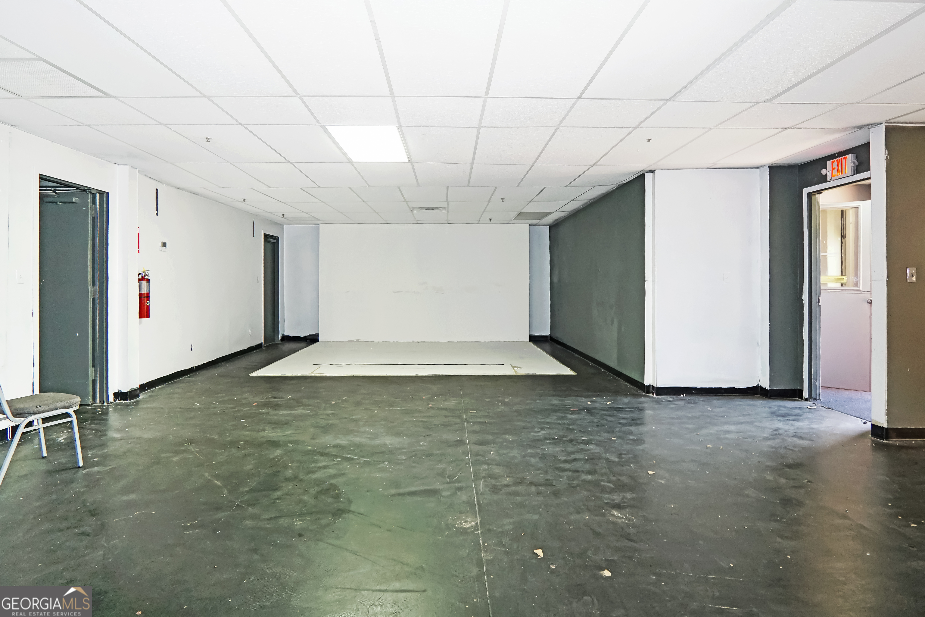 1560 Commercial Court Property Photo 33