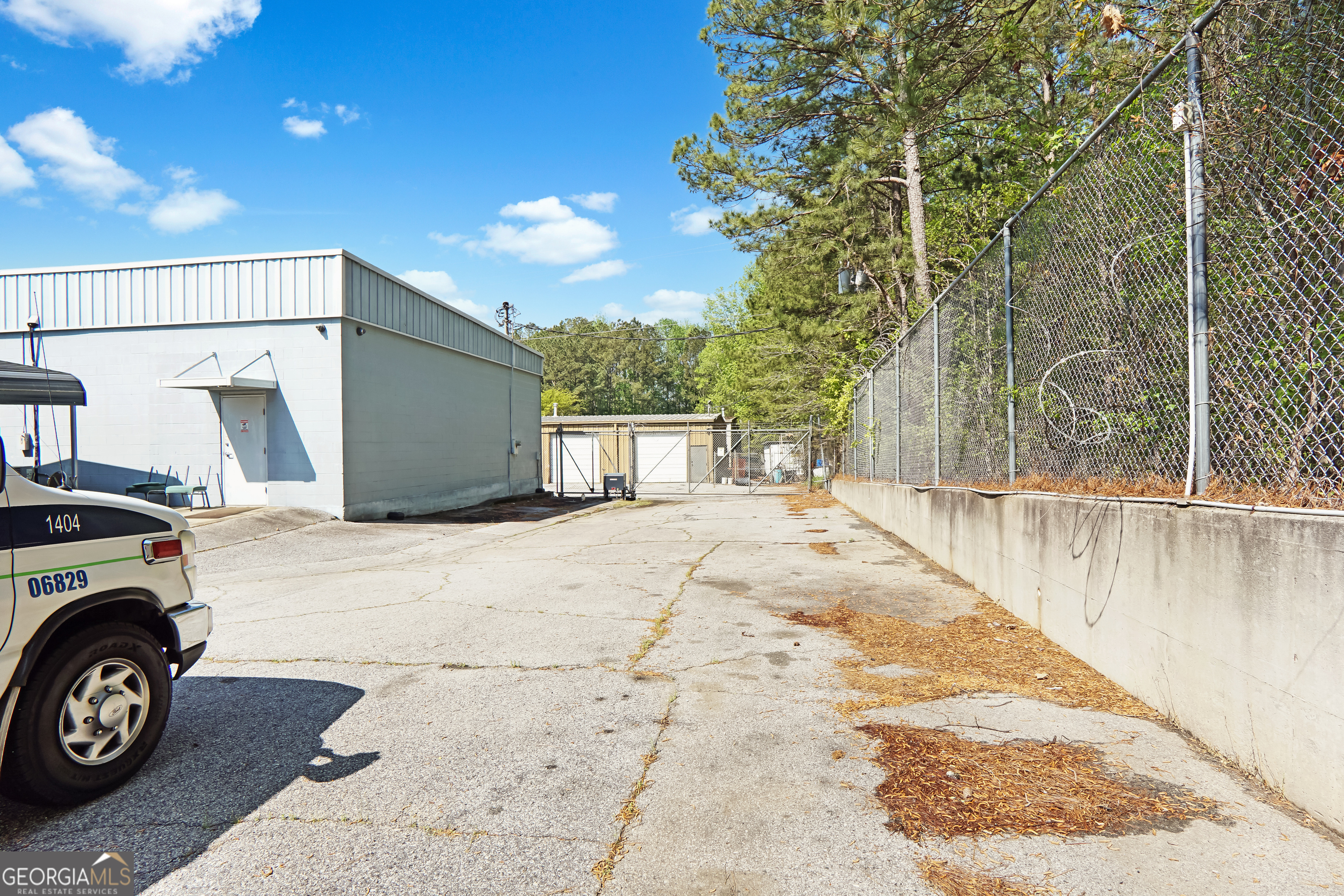 1560 Commercial Court Property Photo 36