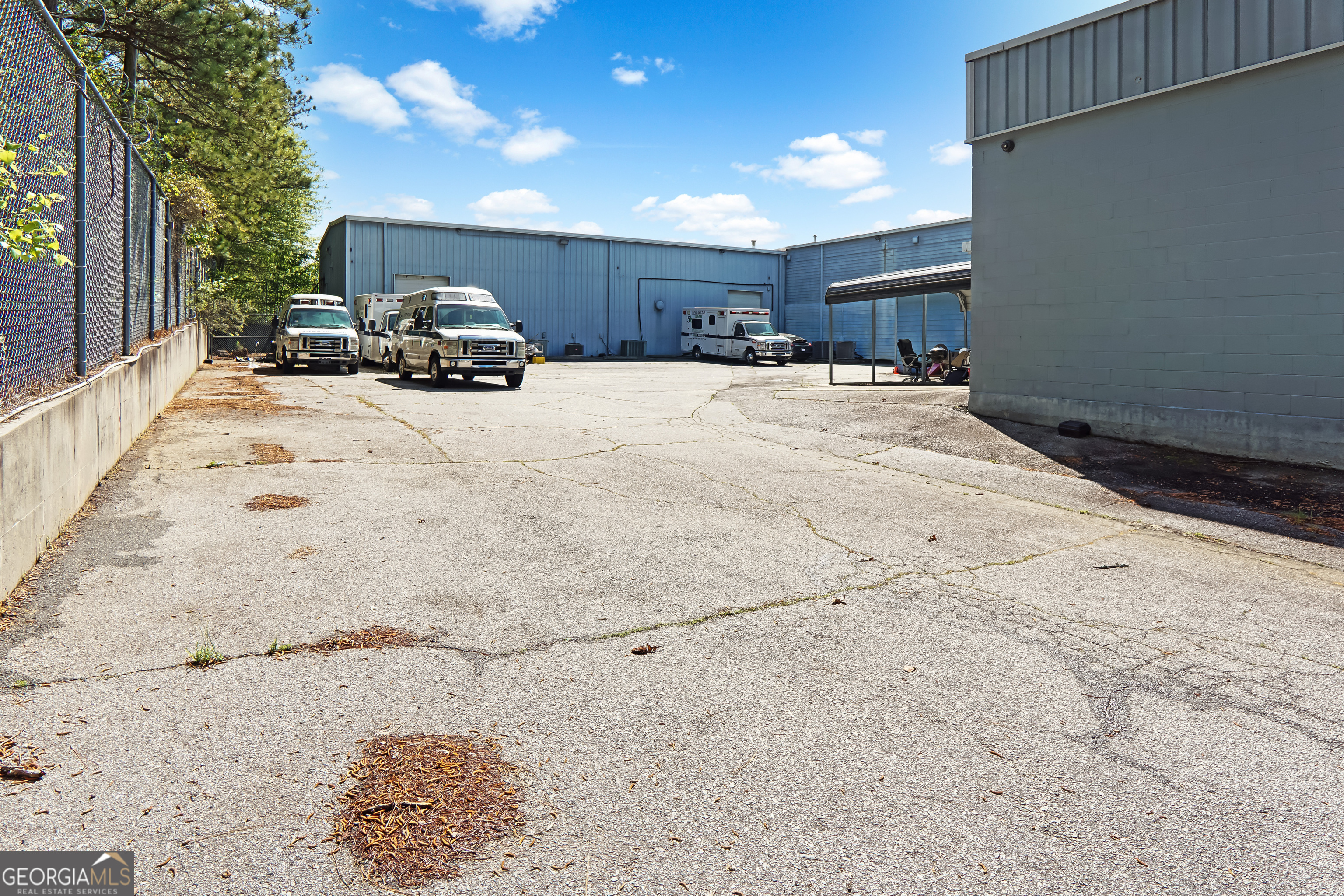 1560 Commercial Court Property Photo 37