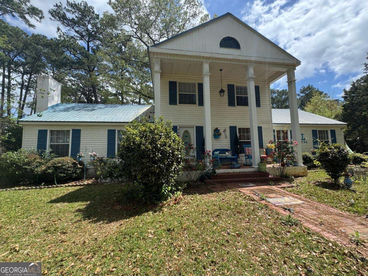 1194 N Main Street Property Photo