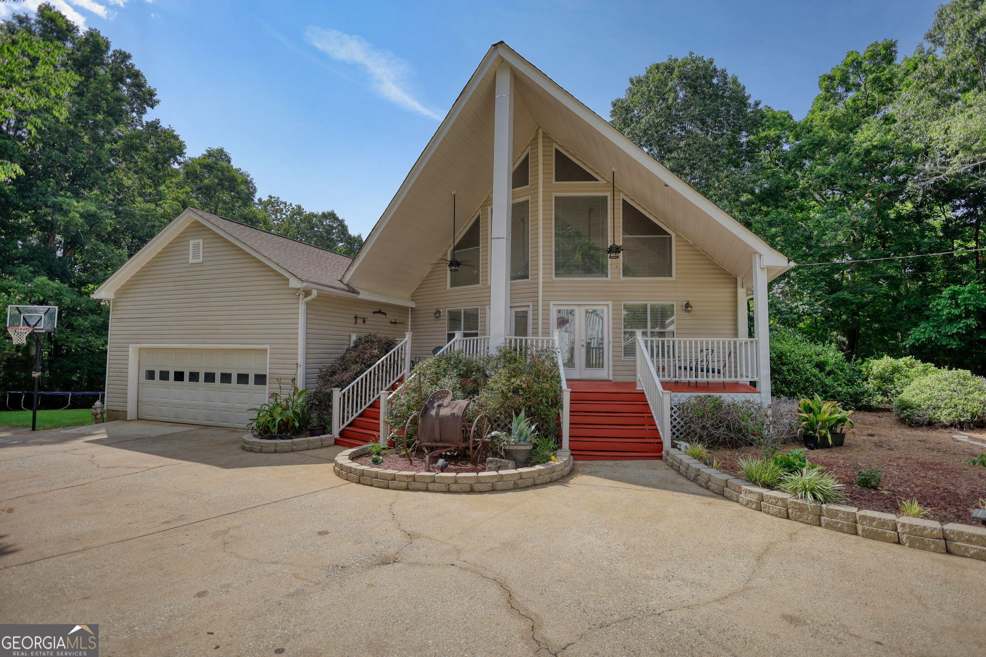 2064 Jackson Lake Road Property Photo 1