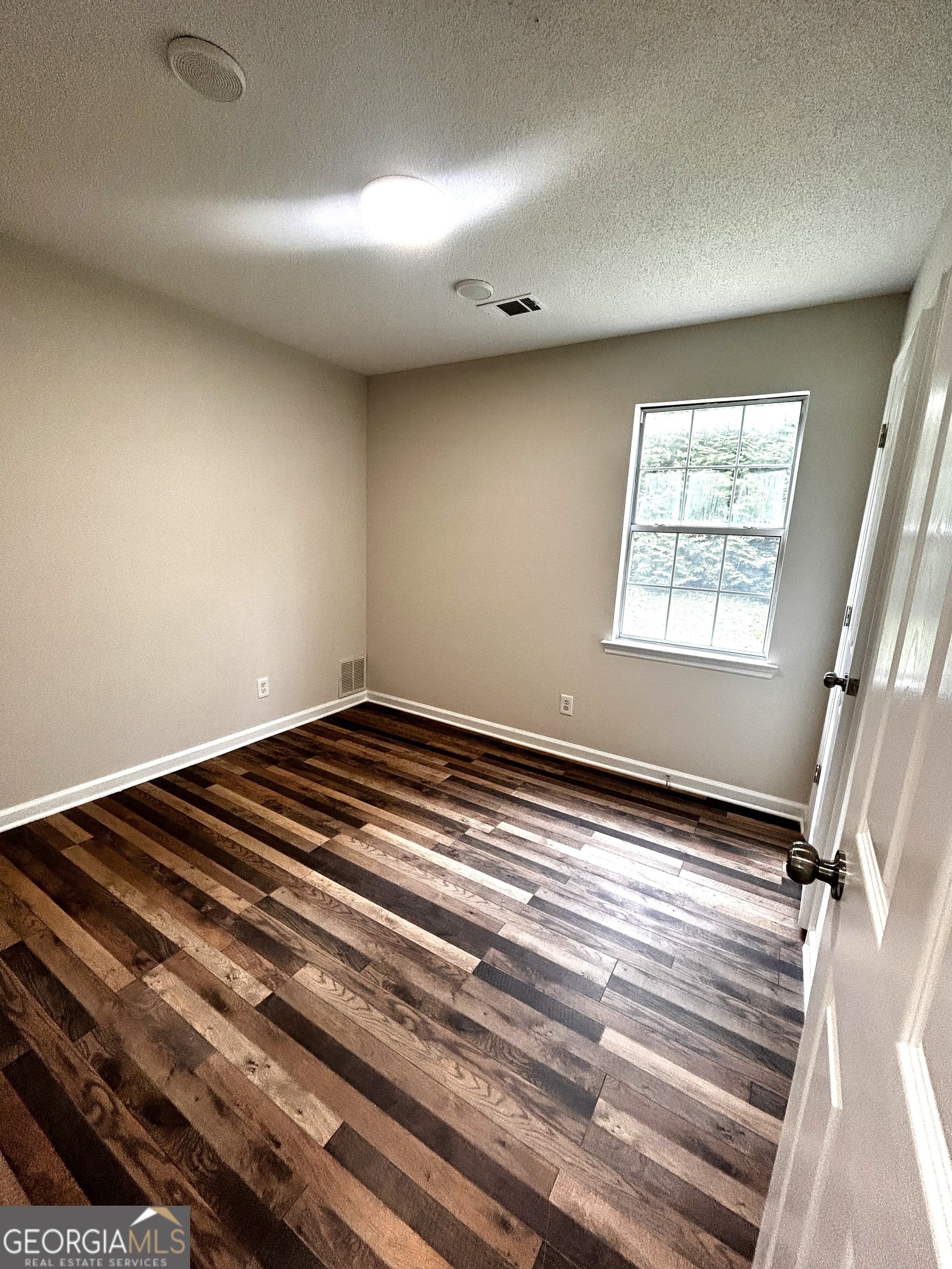 1864 Drew Circle Property Photo 18