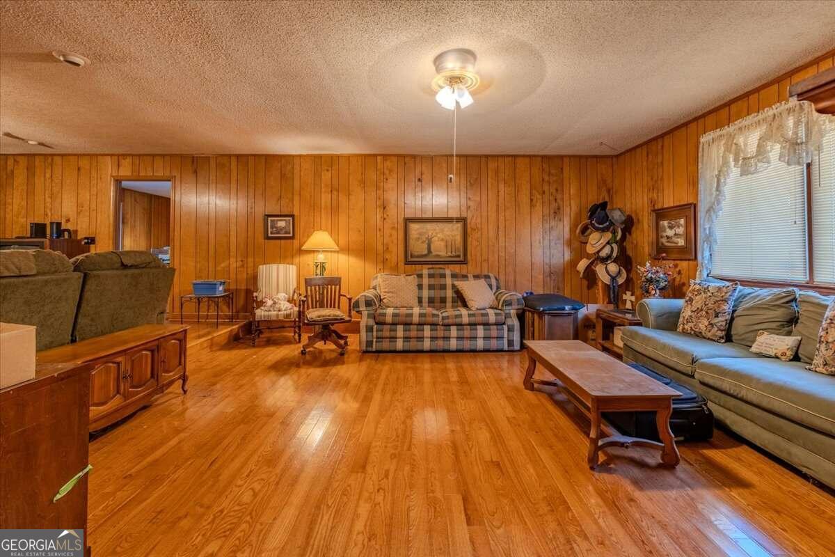 254 E Girard Avenue Property Photo 6