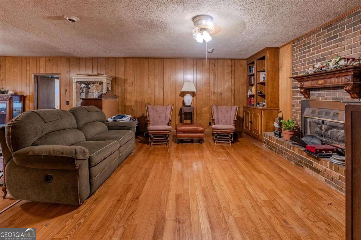 254 E Girard Avenue Property Photo 7