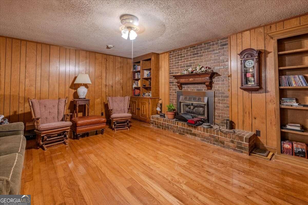 254 E Girard Avenue Property Photo 8