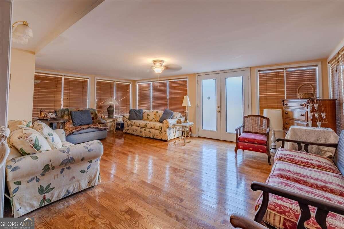 254 E Girard Avenue Property Photo 11