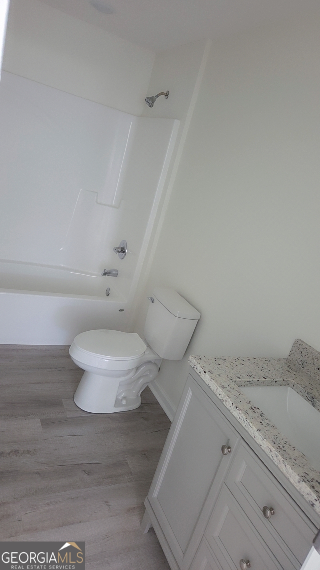 100 5th Avenue Property Photo 11