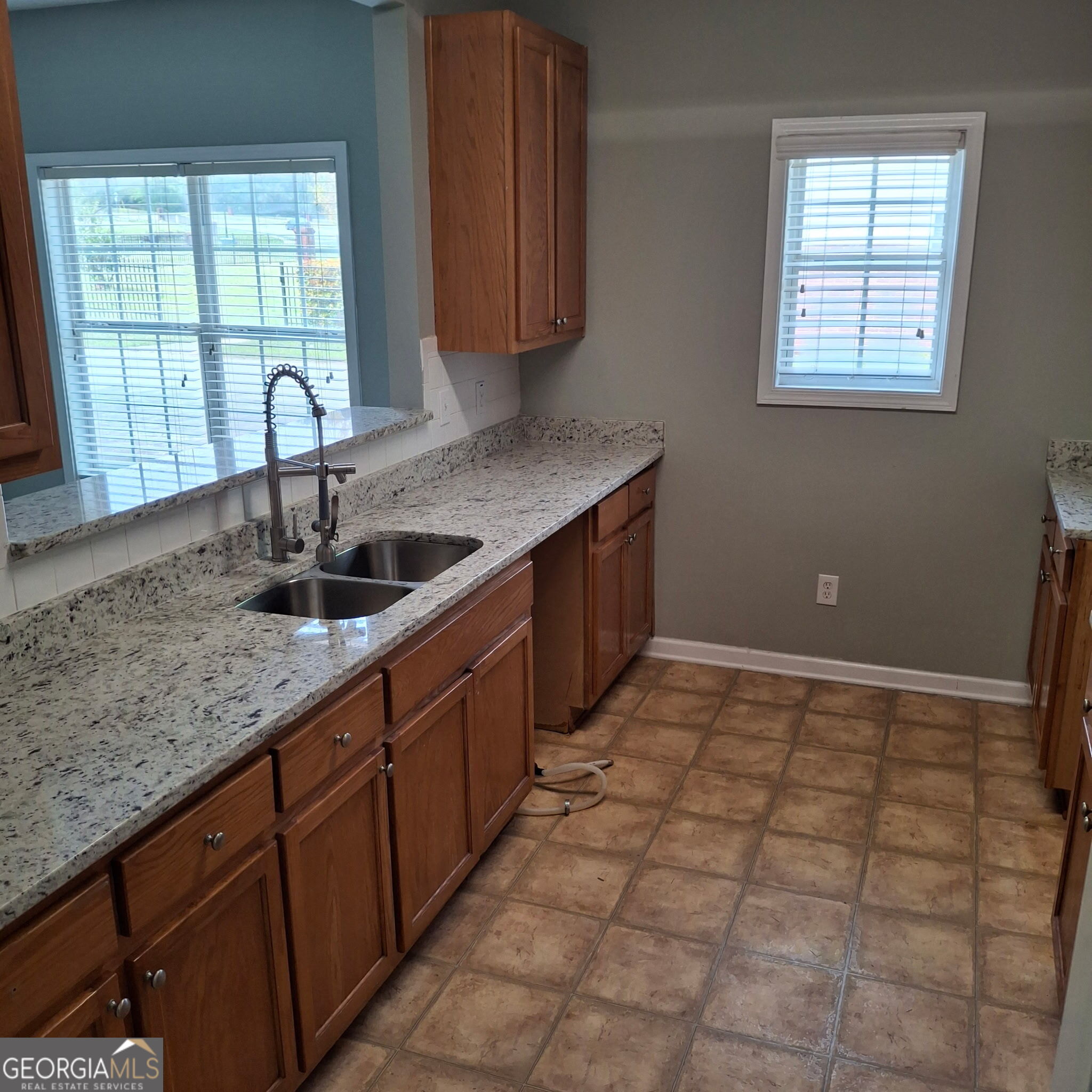 8628 Thomas Road Property Photo 7
