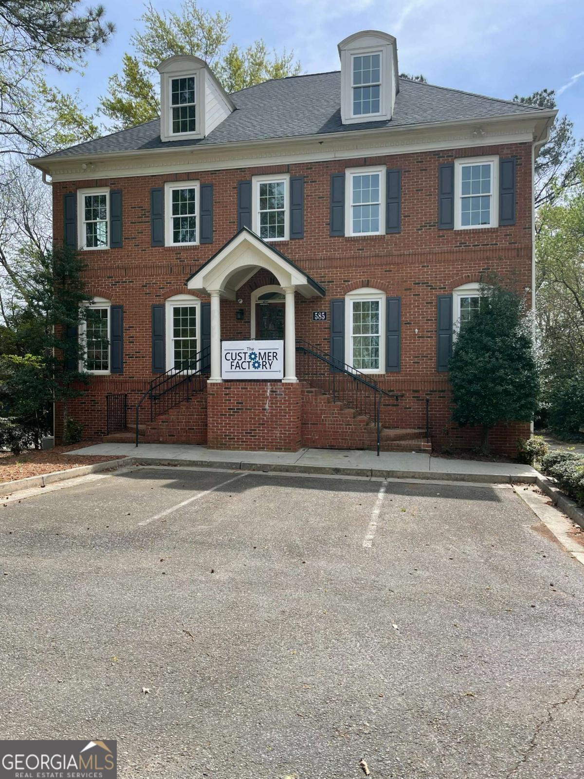 585 Colonial Park Drive Property Photo 1