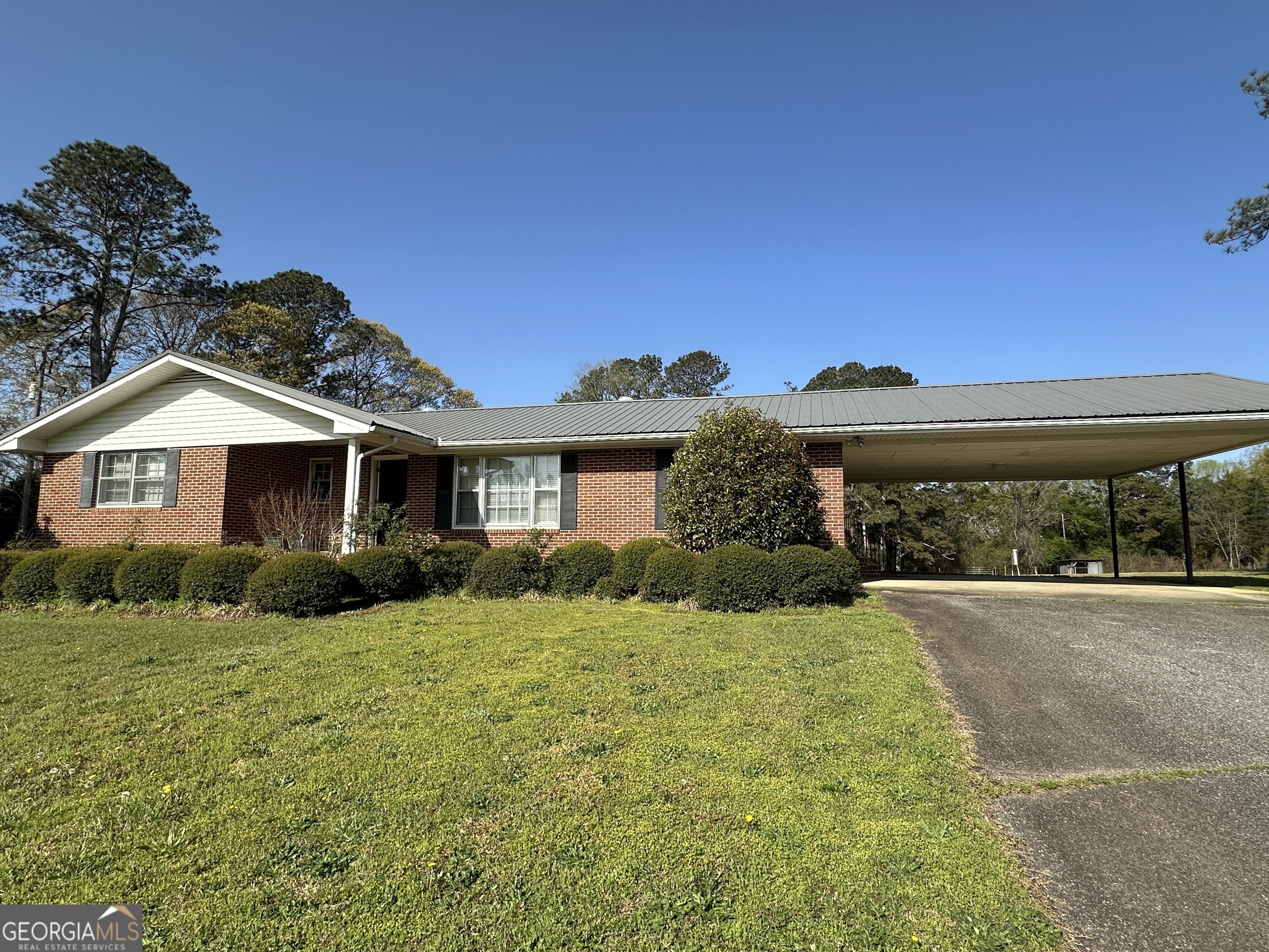 11881 Whitehouse Parkway Property Photo 1