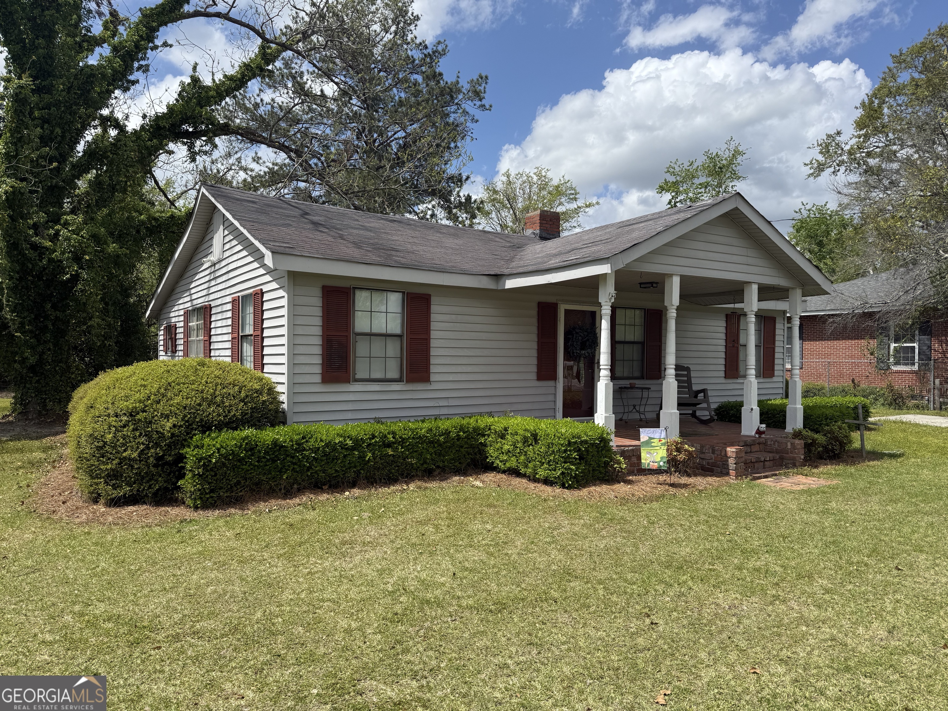 647 S Masonic Street Property Photo