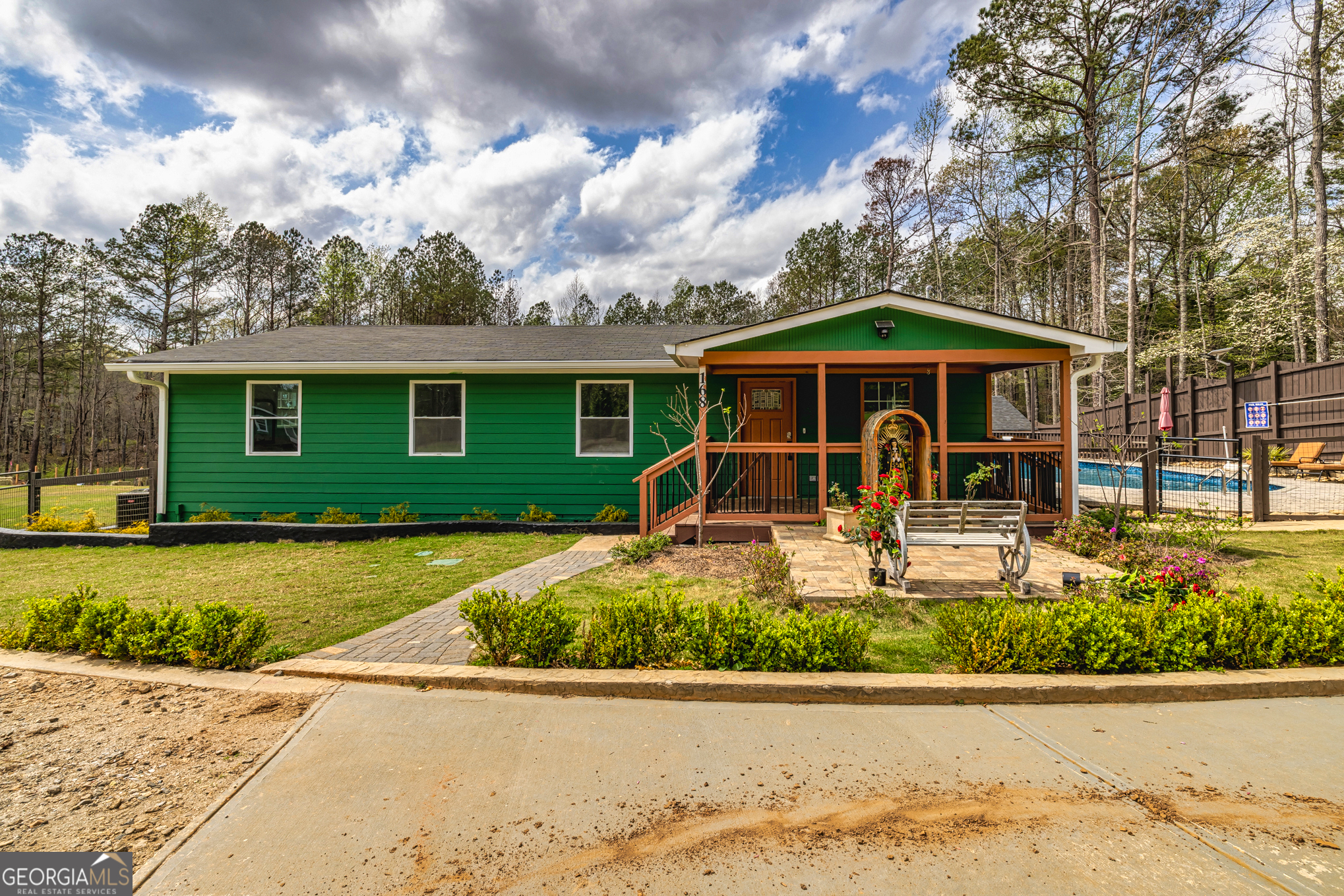 168 Lakeview Drive Property Photo