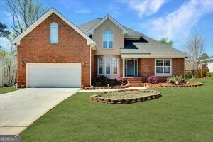 890 Foxhound Property Photo