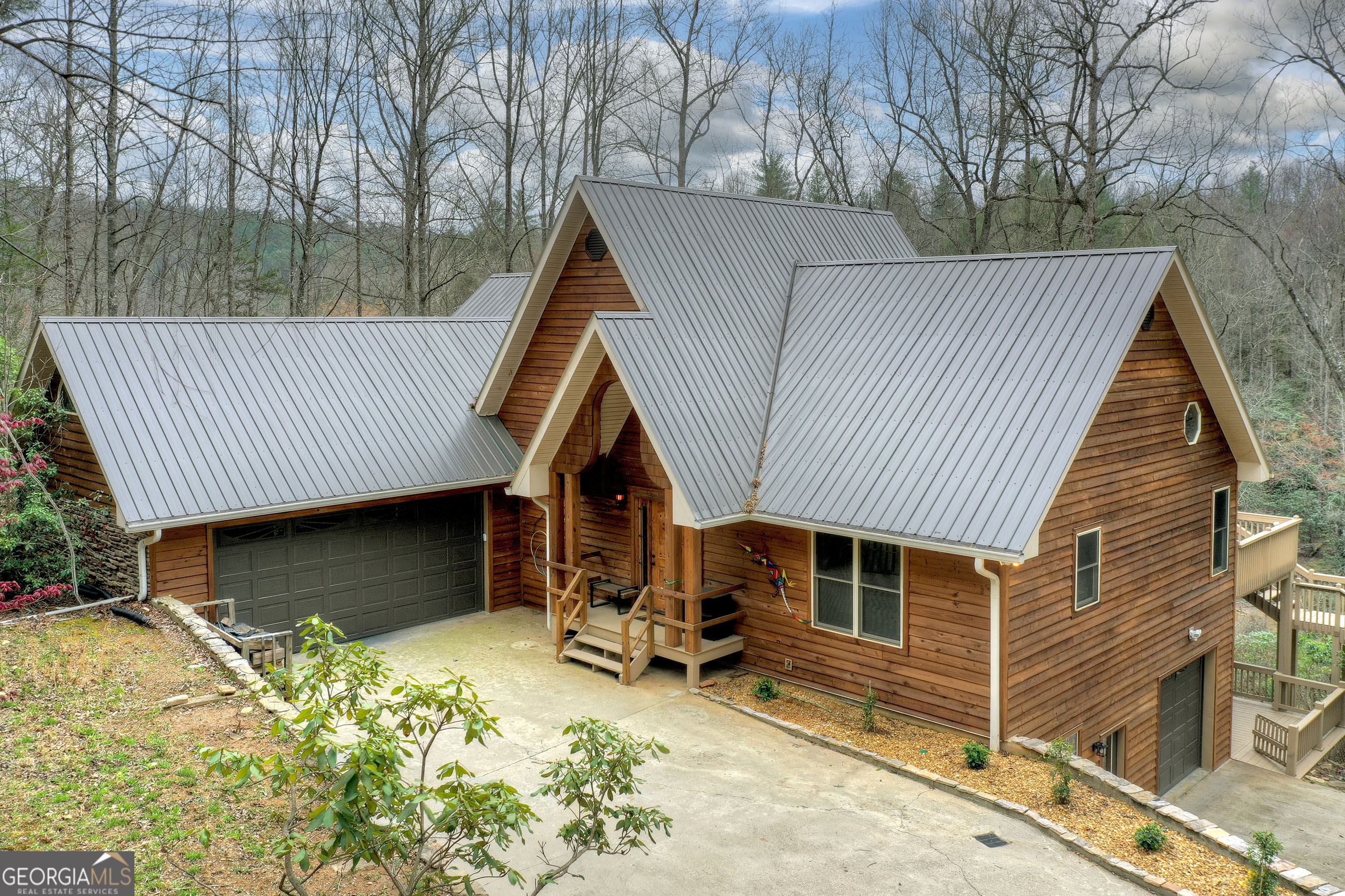 324 Cooper Creek Drive Property Photo 1