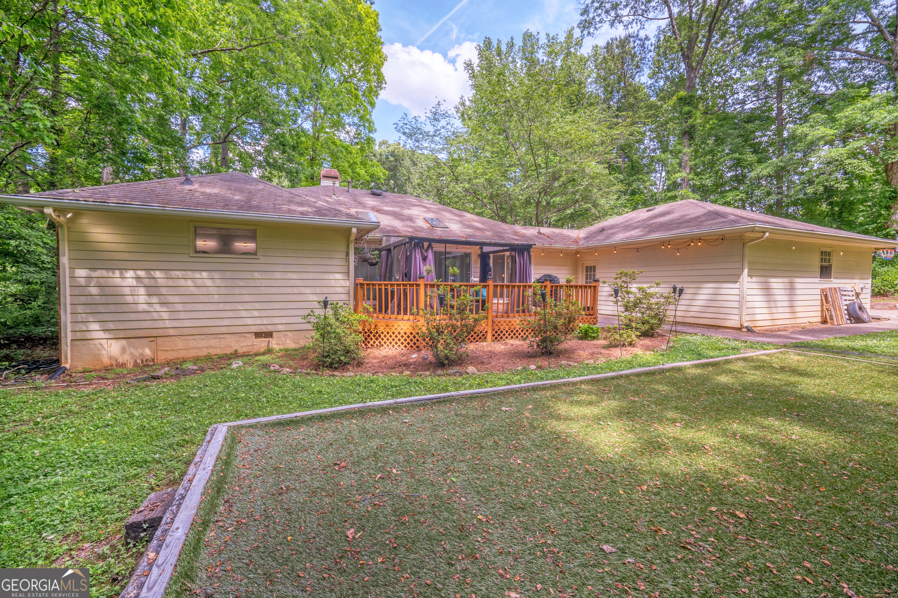 205 Olde Oak Drive Property Photo 6