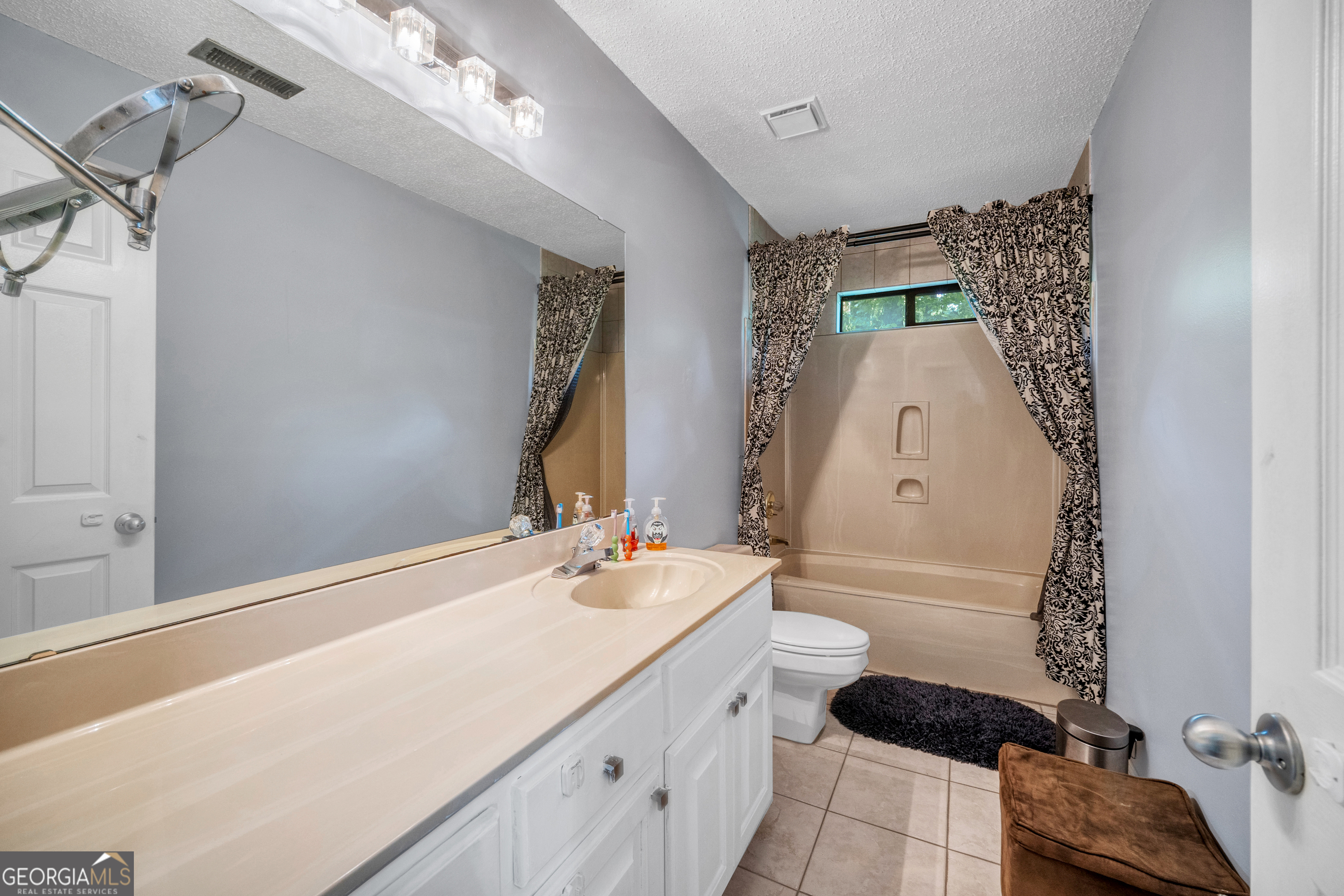 205 Olde Oak Drive Property Photo 15