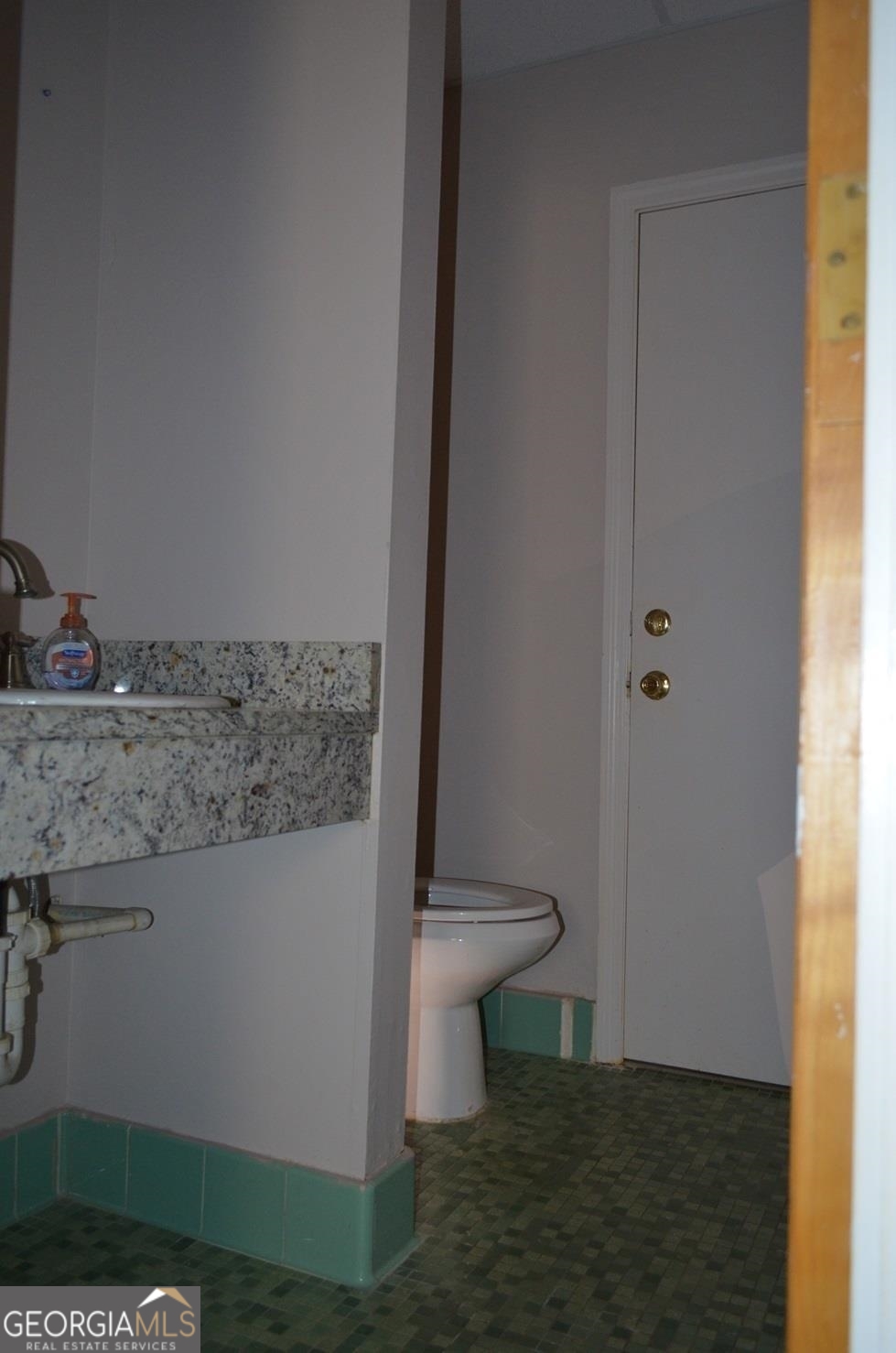13 N Lee Street Property Photo 8