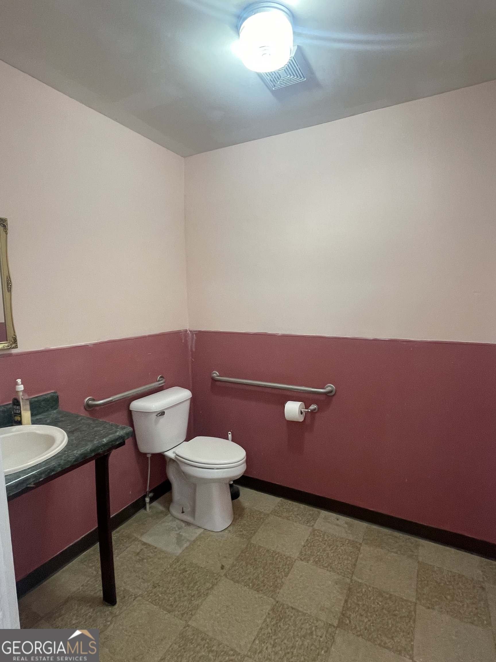 200 N Bethel Street Property Photo 22