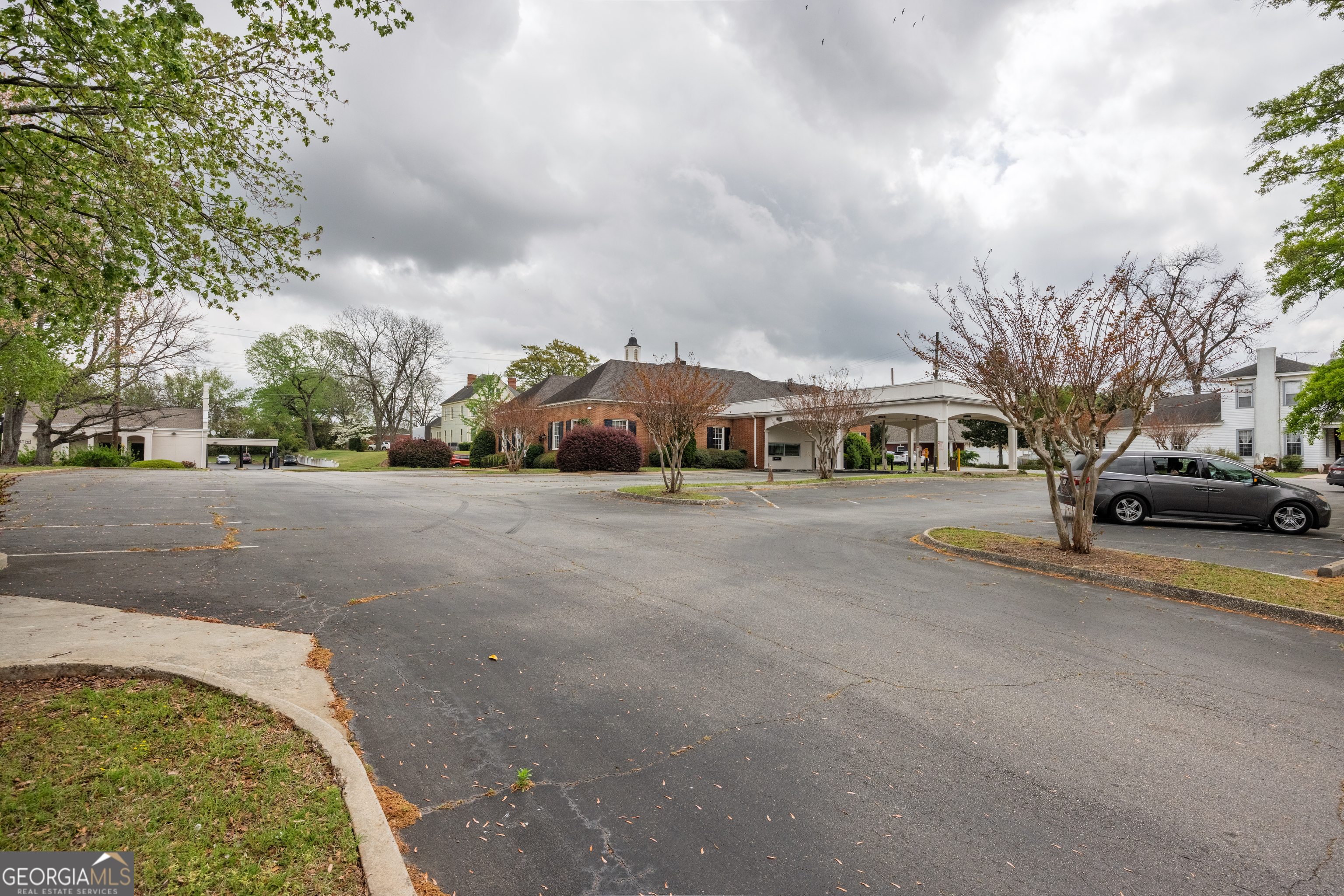 88 N Lee Street Property Photo 5