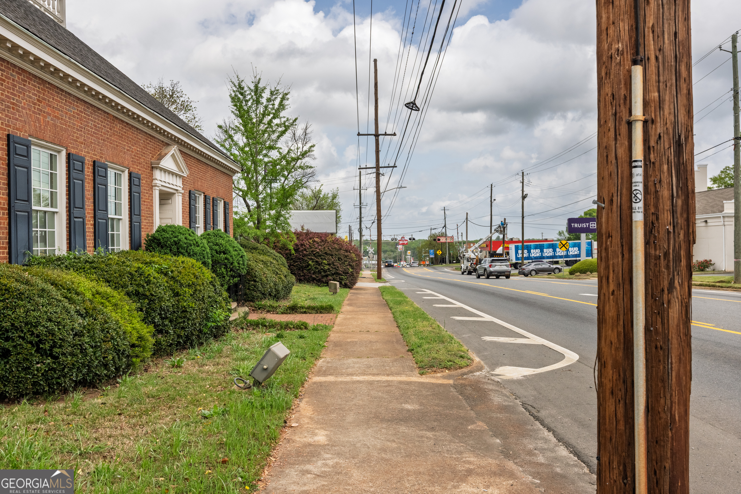 88 N Lee Street Property Photo 10
