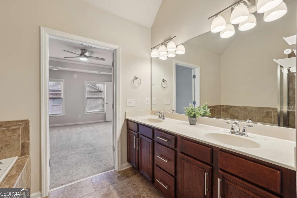 4934 Wyeth Way Property Photo 17