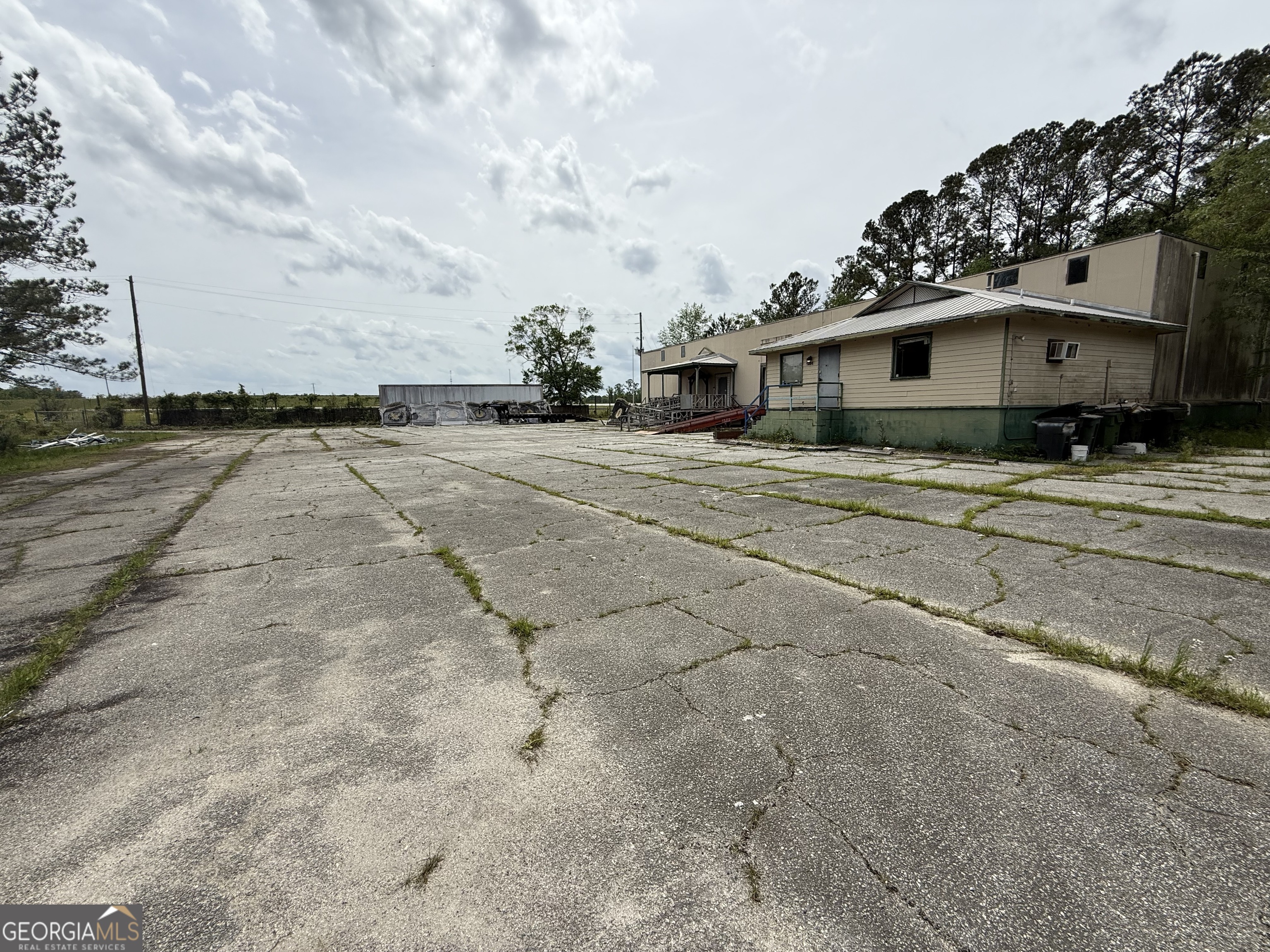 1801 Harrietts Bluff Road Property Photo 3