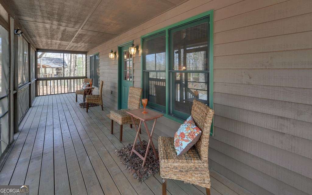 967 Lemmon Lane Property Photo 4