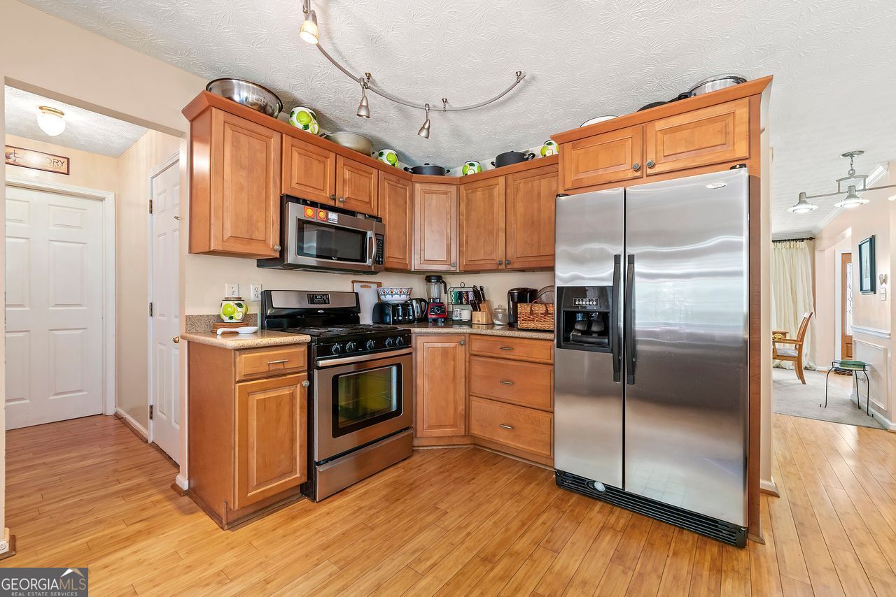 5147 Winding Glen Drive Property Photo 11