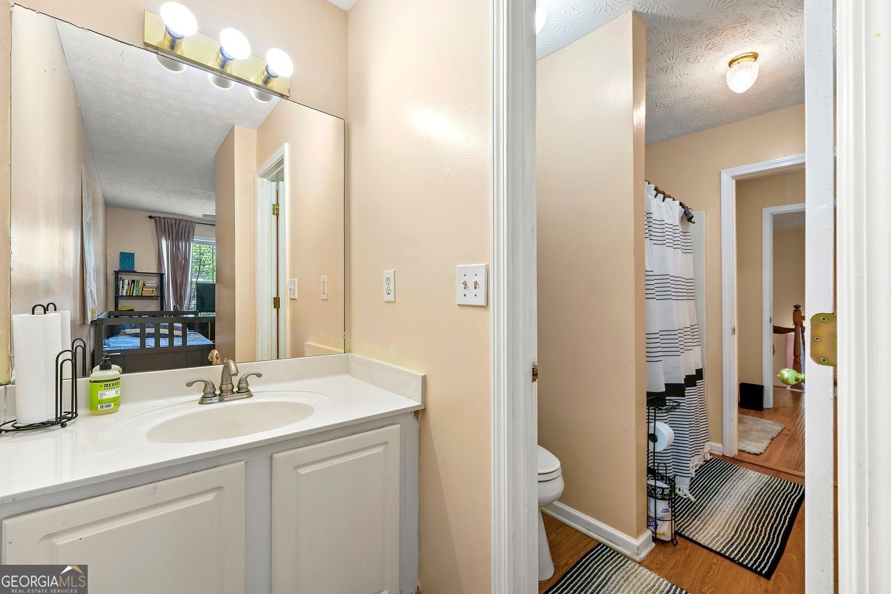 5147 Winding Glen Drive Property Photo 14