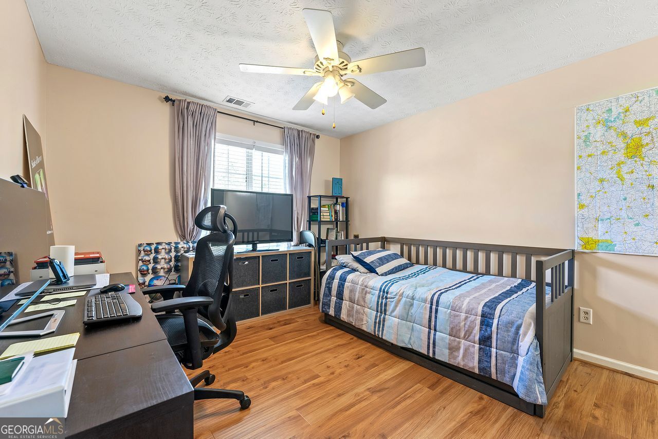 5147 Winding Glen Drive Property Photo 15