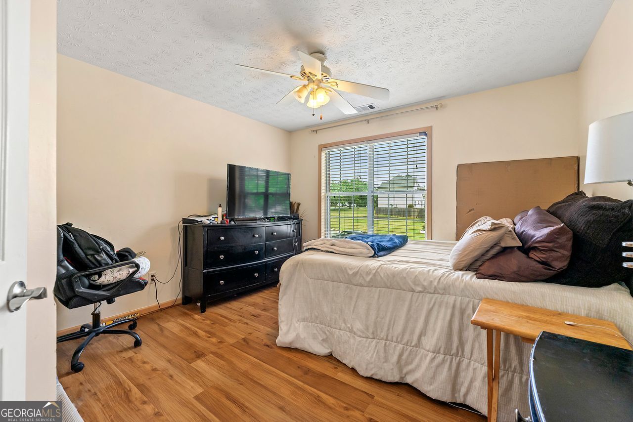 5147 Winding Glen Drive Property Photo 16