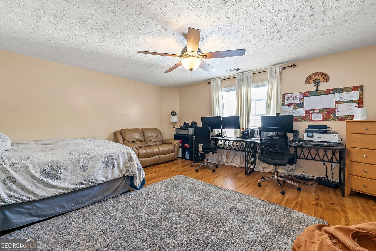 5147 Winding Glen Drive Property Photo 19