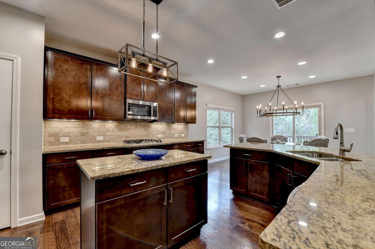 6845 Rocking Horse Lane Property Photo 17