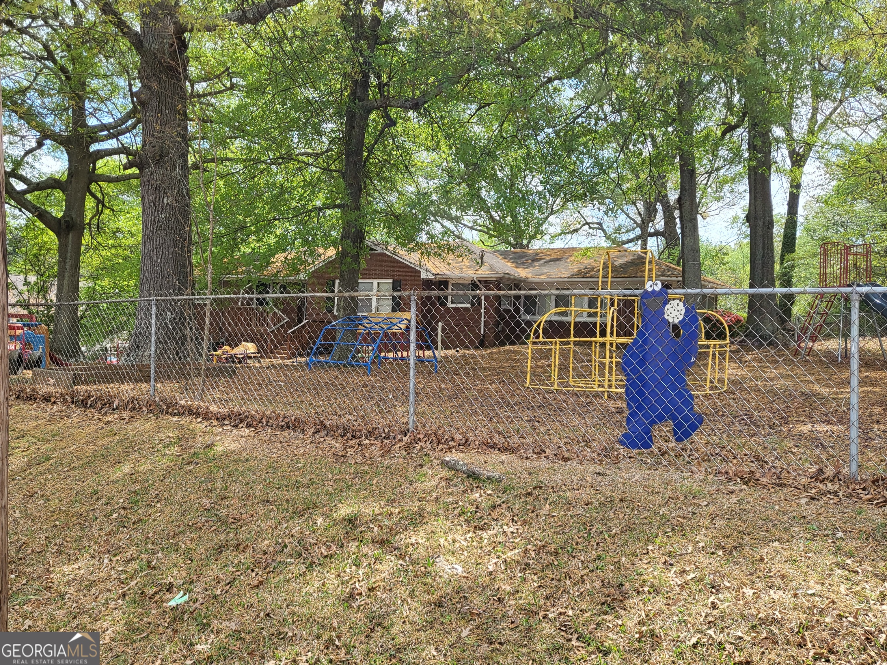 957 Astor Avenue Property Photo 4