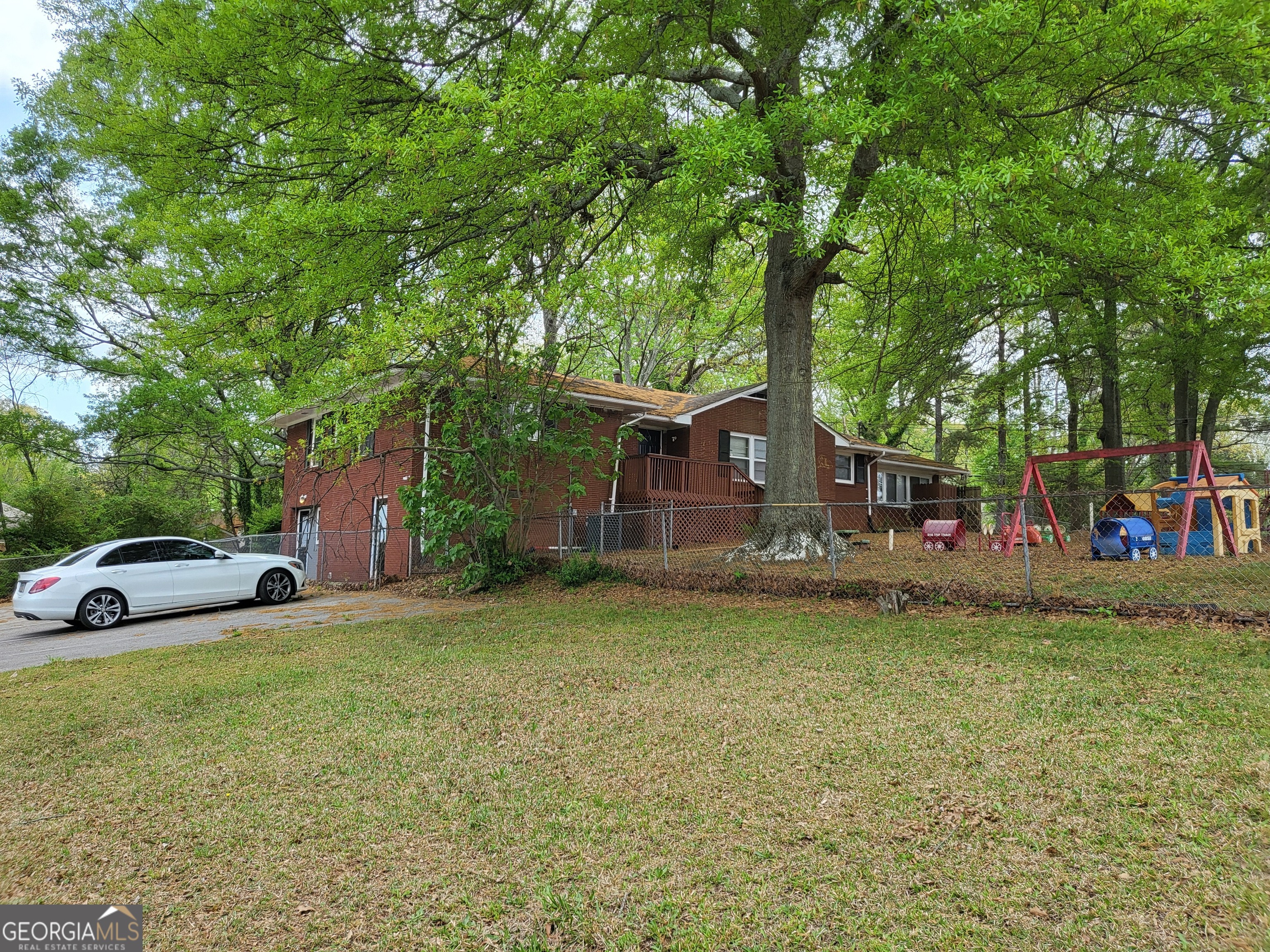 957 Astor Avenue Property Photo 10