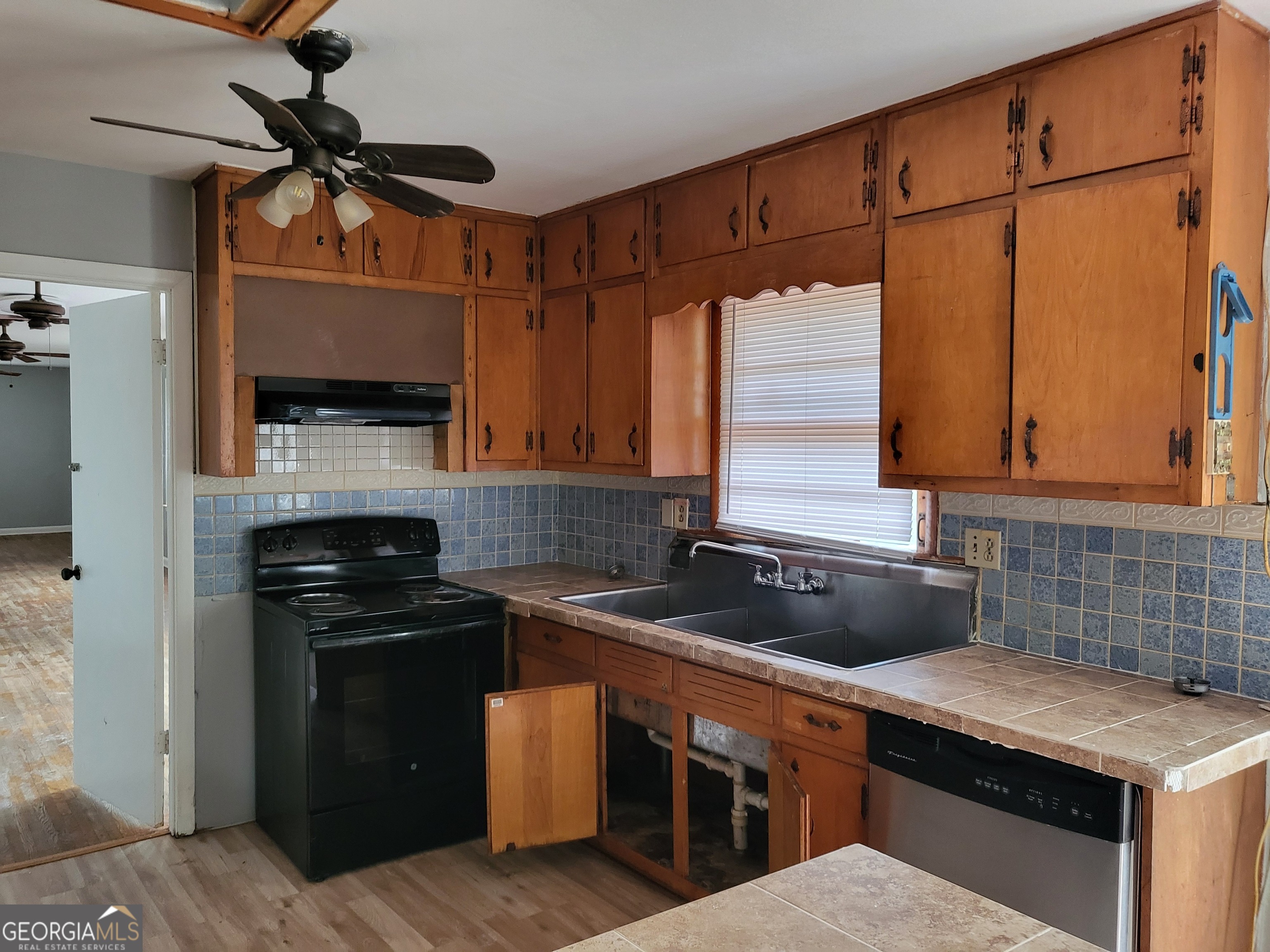957 Astor Avenue Property Photo 14
