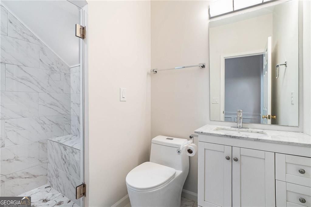 1916 Oakwood Grove Drive Property Photo 7