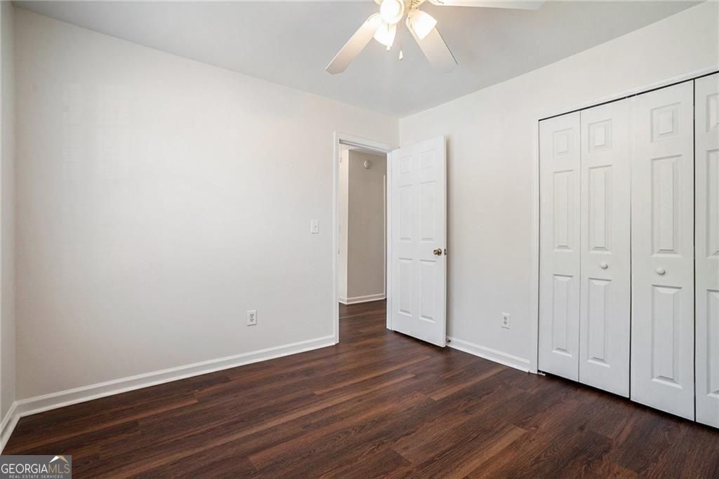 1916 Oakwood Grove Drive Property Photo 17