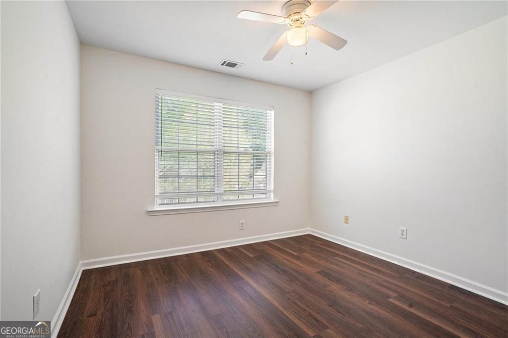1916 Oakwood Grove Drive Property Photo 19