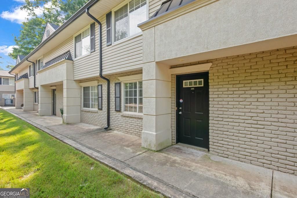 6940 Roswell Road # 24e Property Photo 1