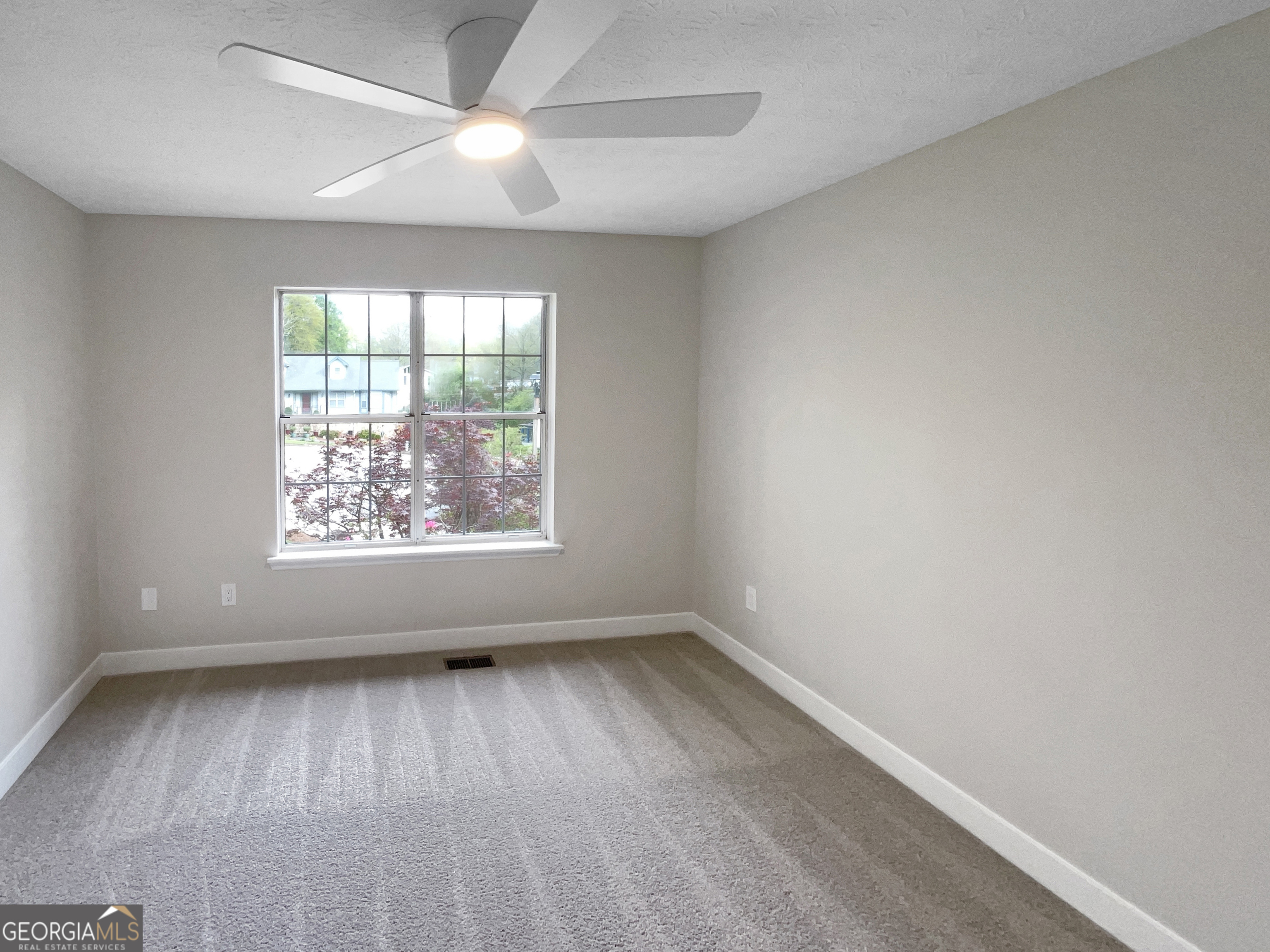 8608 Creekview Court Property Photo 5
