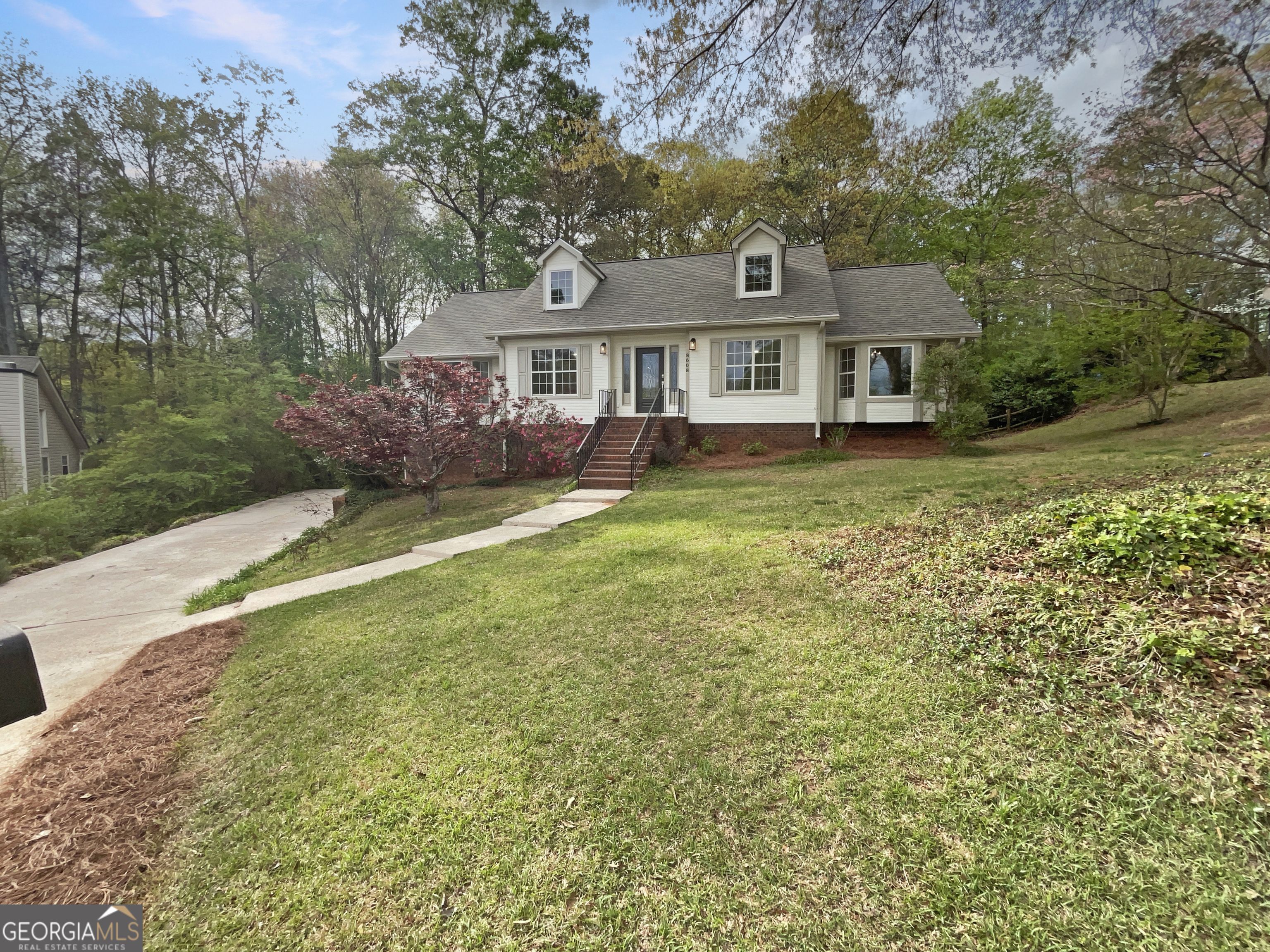 8608 Creekview Court Property Photo 9
