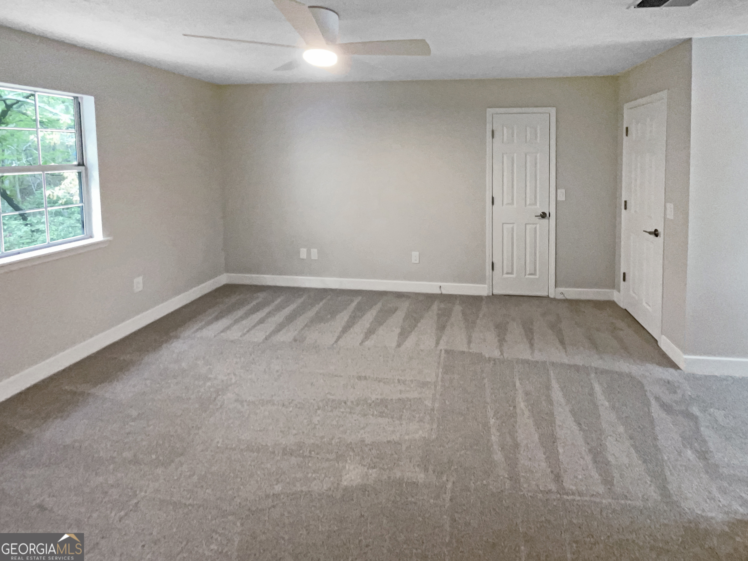 8608 Creekview Court Property Photo 24