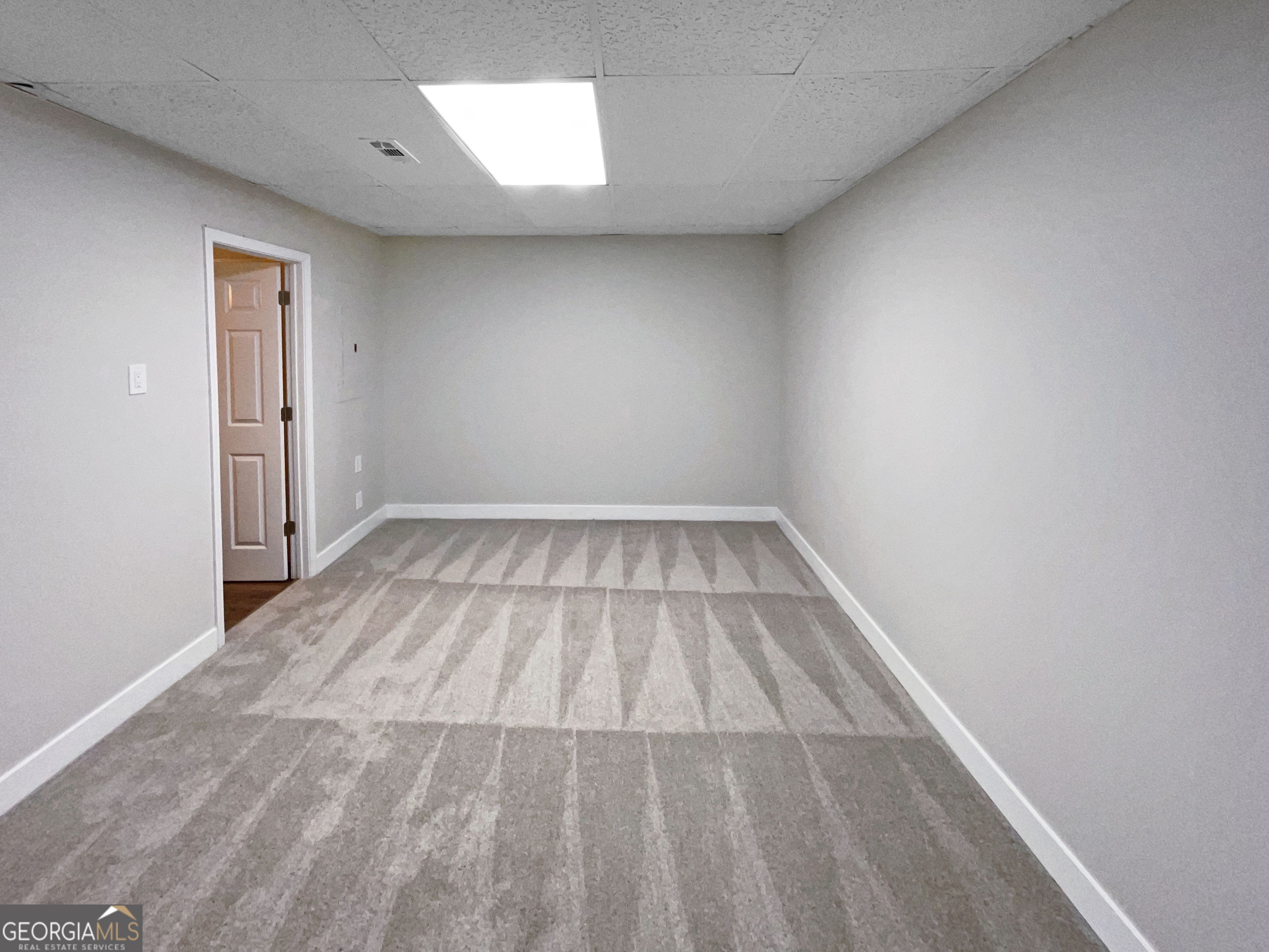 8608 Creekview Court Property Photo 27