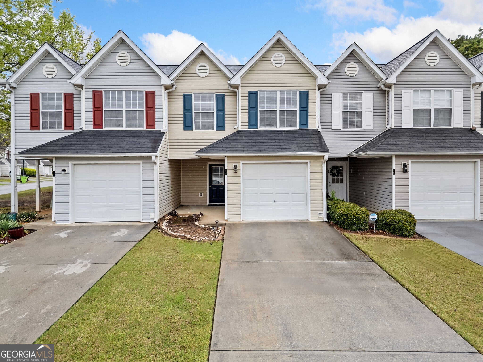6703 Gallant Court SE Property Photo 1