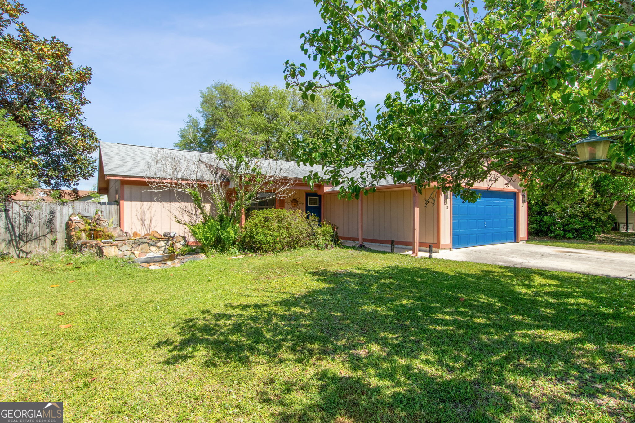 313 Greenacres Drive Property Photo 1